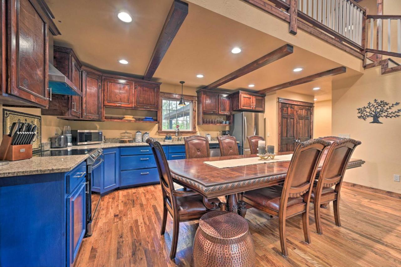 Tudor-Style Broken Bow Cottage With Hot Tub And Decks! Stephens Gap Екстер'єр фото