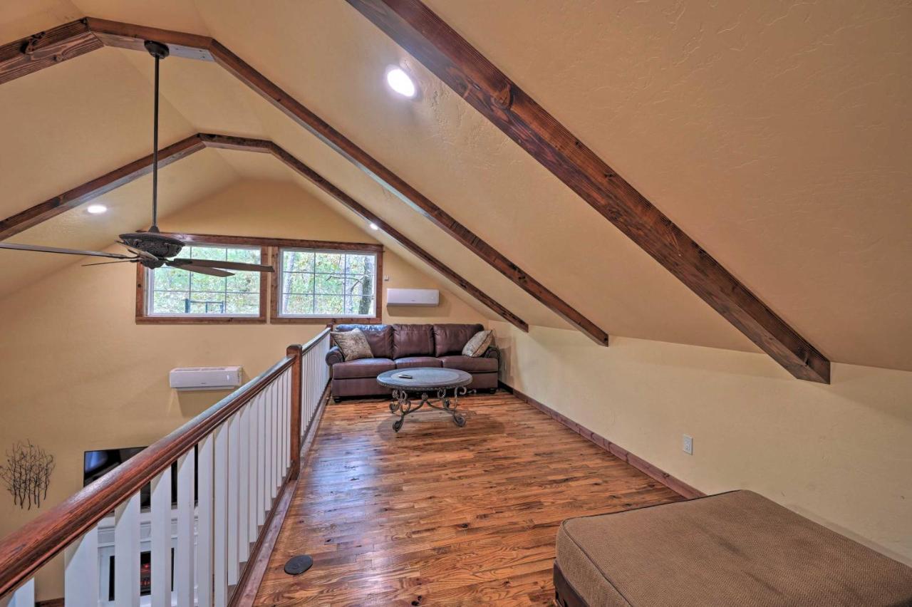 Tudor-Style Broken Bow Cottage With Hot Tub And Decks! Stephens Gap Екстер'єр фото