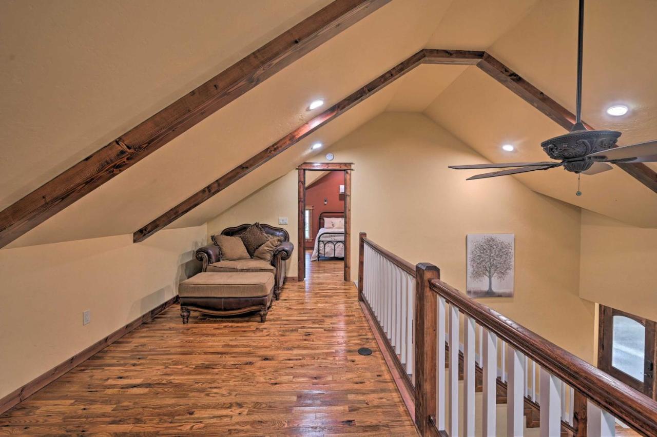 Tudor-Style Broken Bow Cottage With Hot Tub And Decks! Stephens Gap Екстер'єр фото