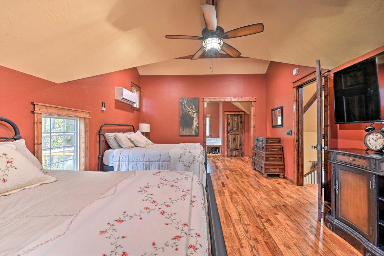 Tudor-Style Broken Bow Cottage With Hot Tub And Decks! Stephens Gap Екстер'єр фото